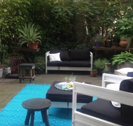 Apartment Cornelis Anthoniszstraat 55